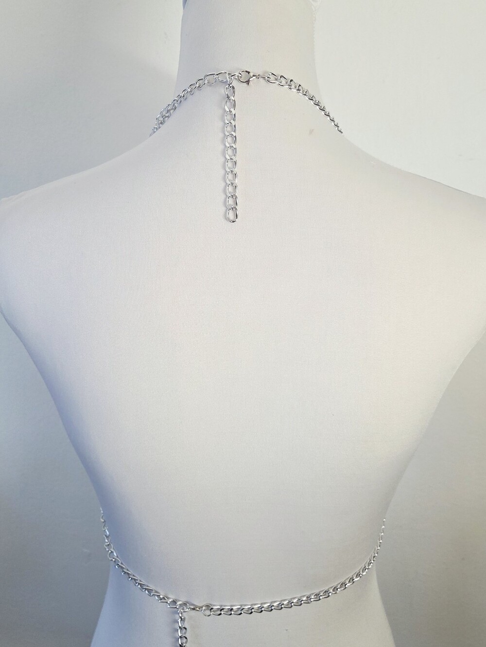 Silver body chain with iridescent shell charms decor - Picture 6 of 8